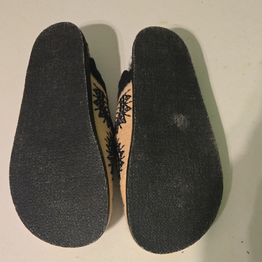 Free People Black and Tan Embroidered Slippers - Picture 4 of 6